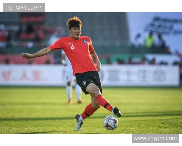 美国男篮与足球明星亲密互动视频引发球迷热议与欢笑