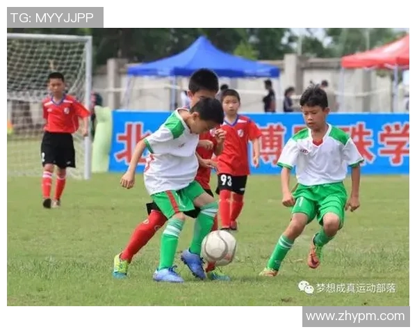 足球明星旺仔与青春热血的完美结合让你感受运动的激情与活力 足球明星旺仔与青春热血的完美结合让你感受运动的激情与活力